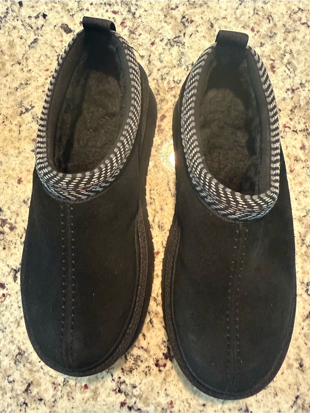 NWOT Black Slip-On Plush-Lined Koolaburra by UGG, size 9